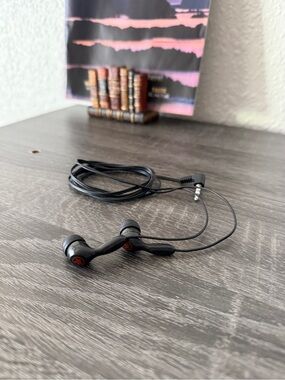 Black Wired Earbuds Headphones